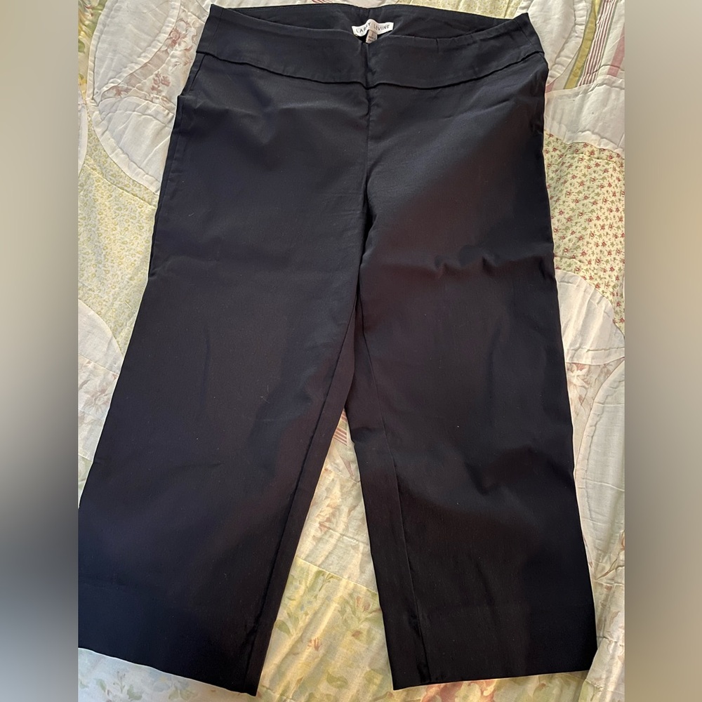Classic Navy capris